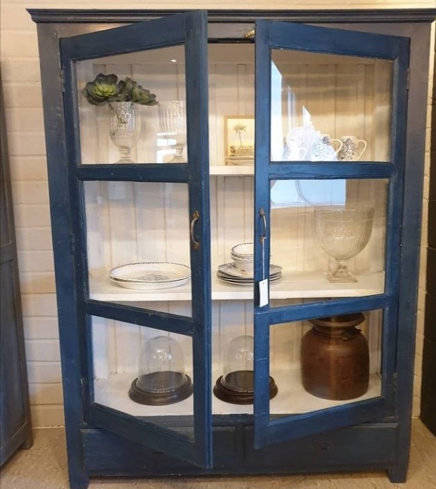 house_mcgrath's tweet photo. Blue Vintage Display Dresser. Old pieces refurbished #sustainablefurniture
#vintagefurniture #housemcgrath https://t.co/AJRJrhk6At