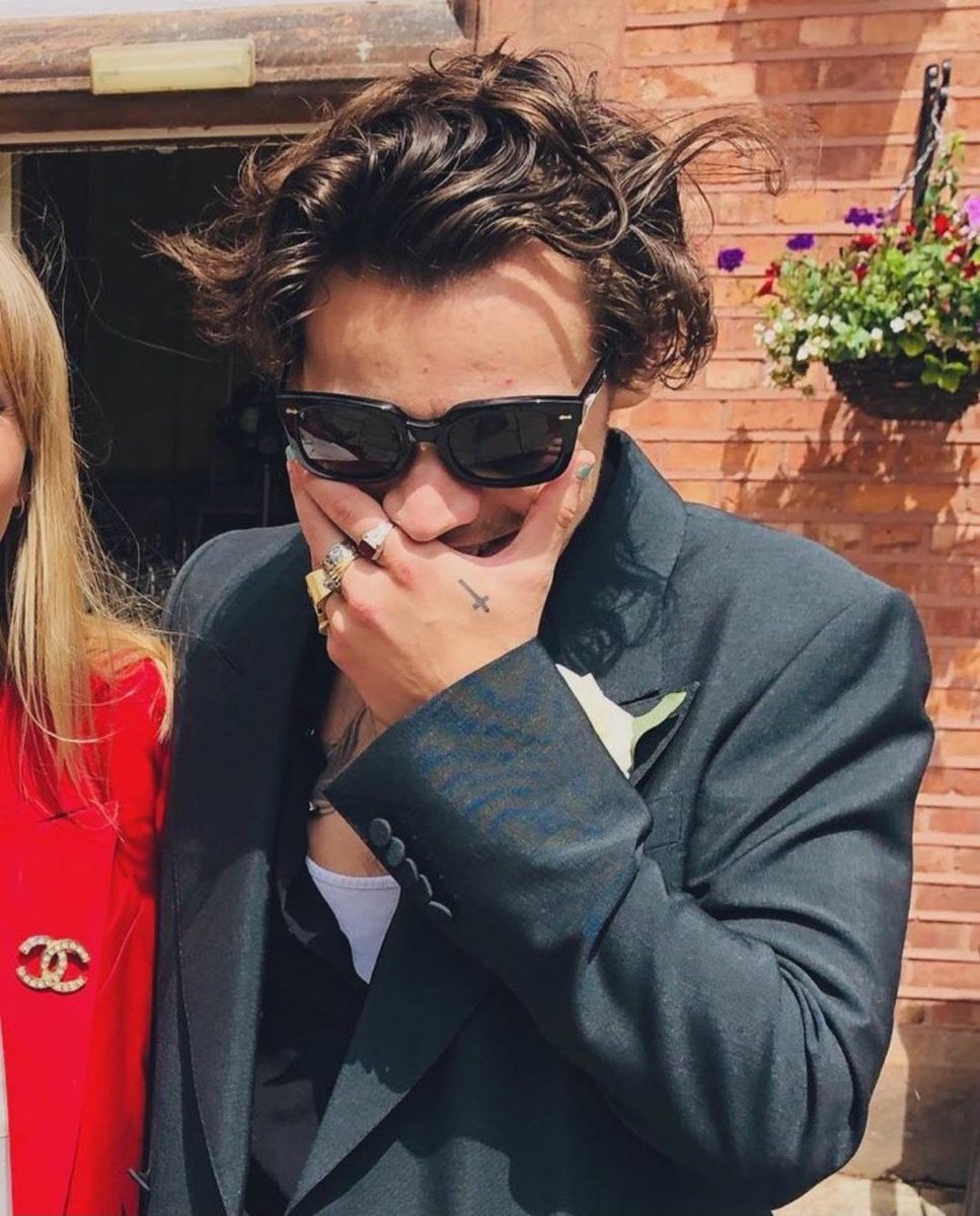 a thread with the boys looking like sugar daddies: