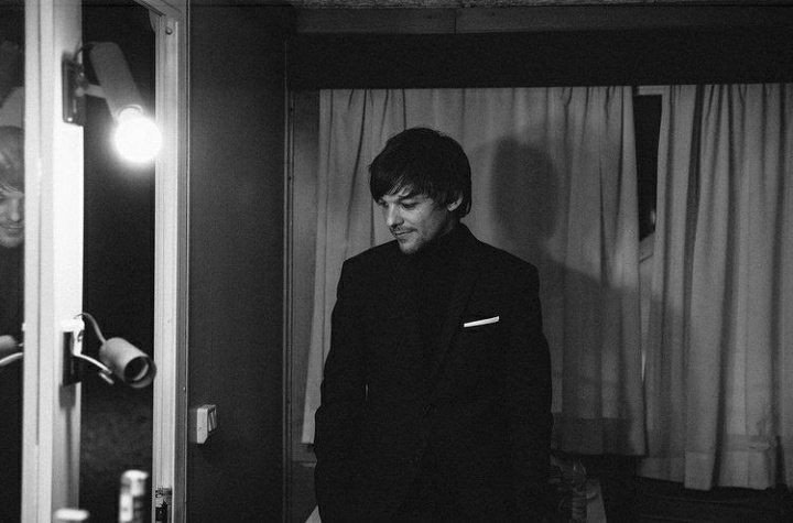 a thread with the boys looking like sugar daddies: