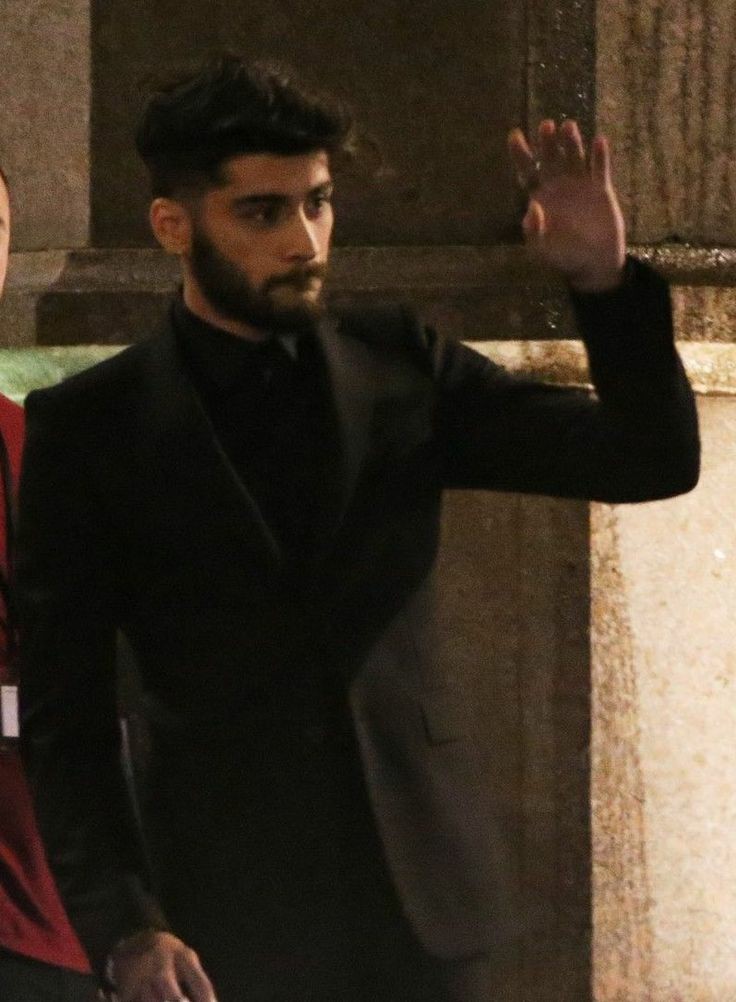 a thread with the boys looking like sugar daddies: