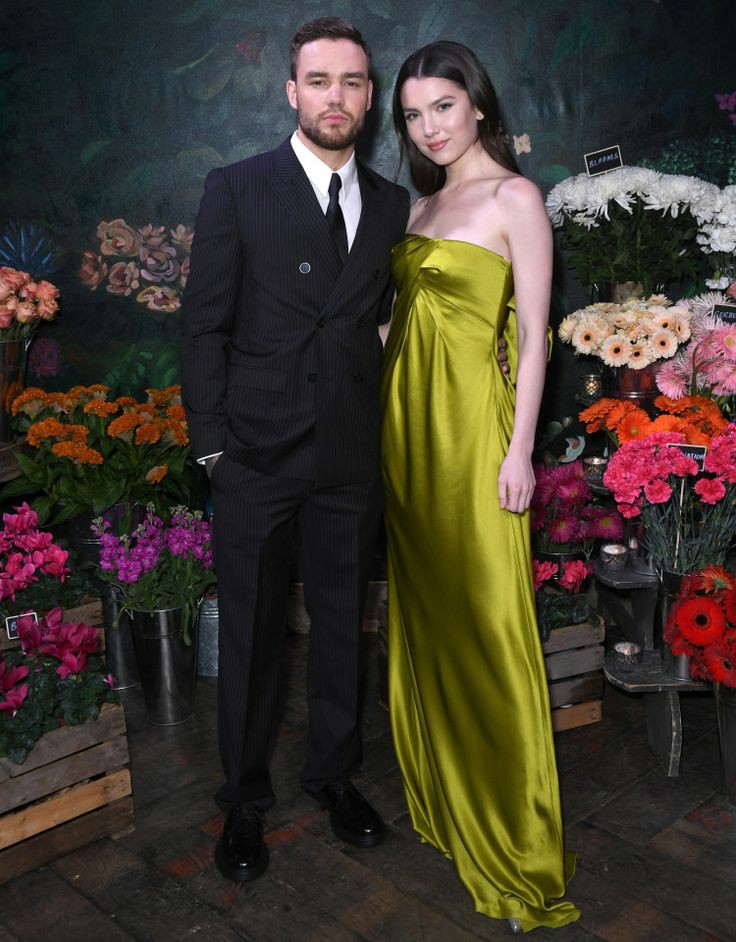 a thread with the boys looking like sugar daddies: