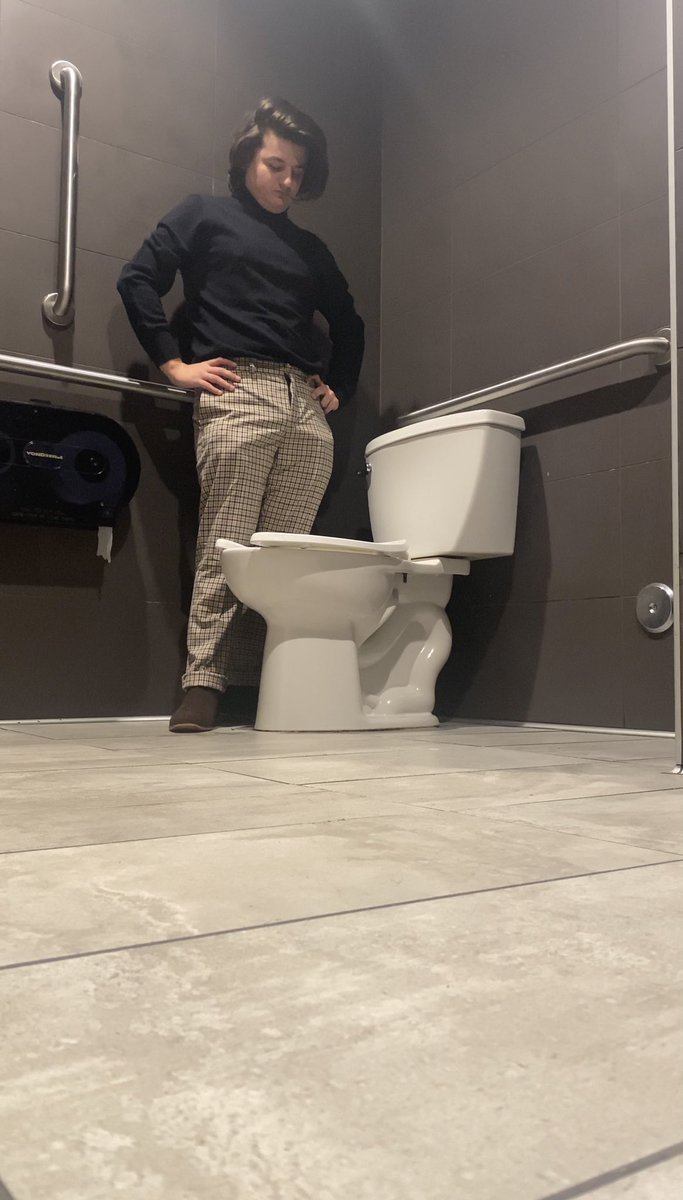 Chrishmas_'s tweet photo. Wondering if it’s all worth it https://t.co/lpKSWw8Yv8