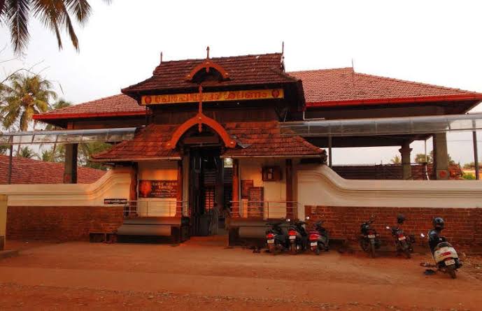 Any issues relating Land are solved by praying here.Oil used here for lighting Deepam in the temple and for Pooram festivals are coconut oil which is very rare and said to be auspicious.Cherpu Bhaghavathy leads the Peruvanam Pooram and Arattupuzha Pooram.