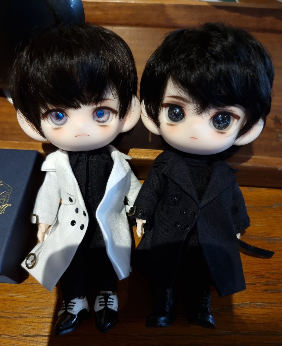 즁혁이한테 갤익스 껴줬더니 눈이 너무 울망울망해져서ㅋㅋㅋㅋㅋ다른 안구 끼워줘야만