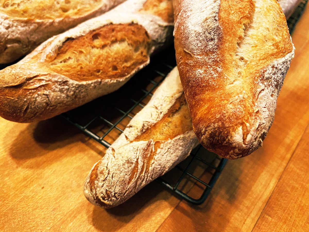 I’m very sorry this was soooooo long and dull, but I promise you it’s worth it. These are not made in the Île-de-France so they can never be “real” baguettes... but if you work at it you can get so close that you can just about actually... taste it. 