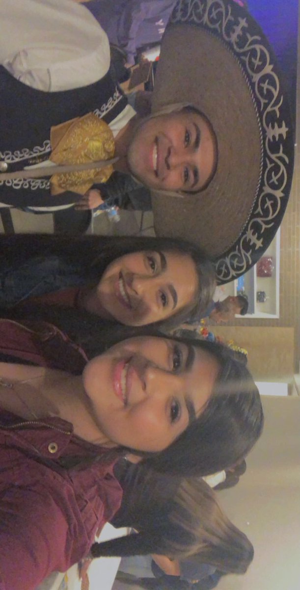 jxnioorr's tweet photo. A year ago @LETBF18 put on a amazing show 🤩🤌 
I was so happy to see all my favorite people come and support. Definitely missing dancing a little more today. #covidbegone https://t.co/8Nymdfpnej