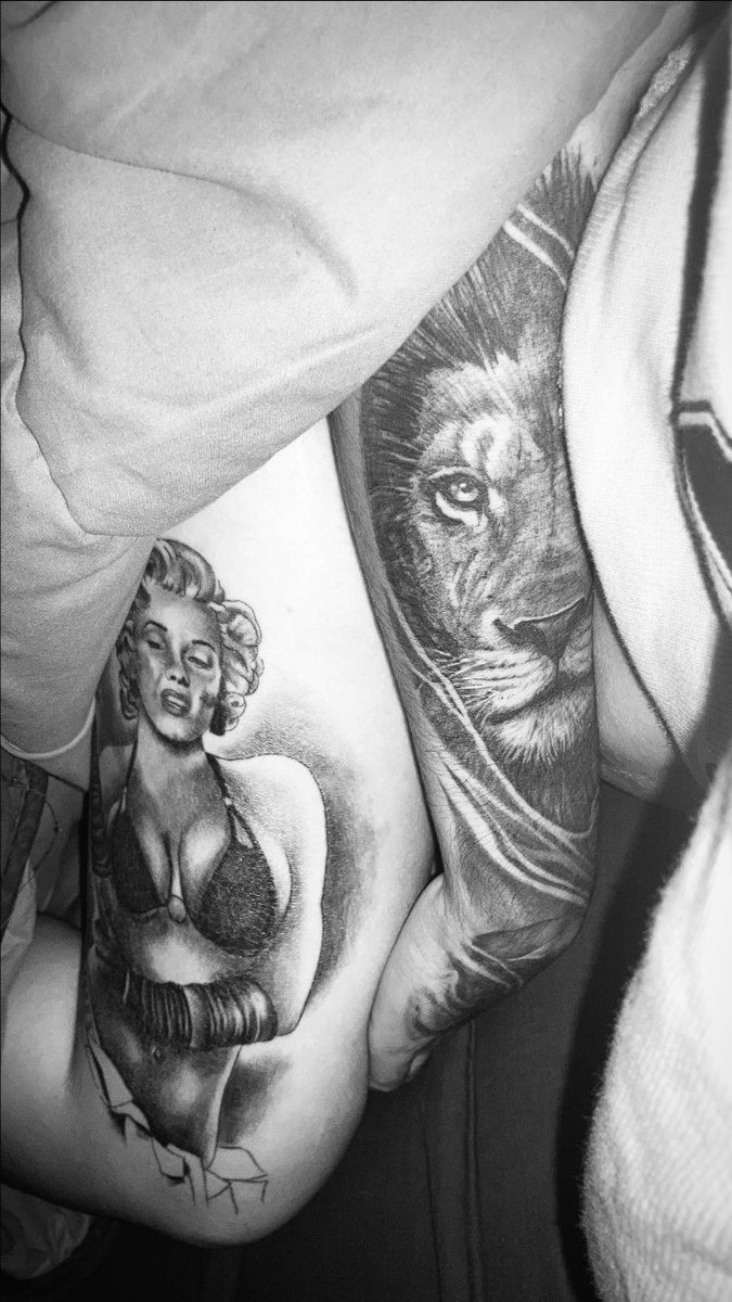 Aun que mi tatuaje se vea feo por el ángulo y no esté pelado del todo me gusta esta foto