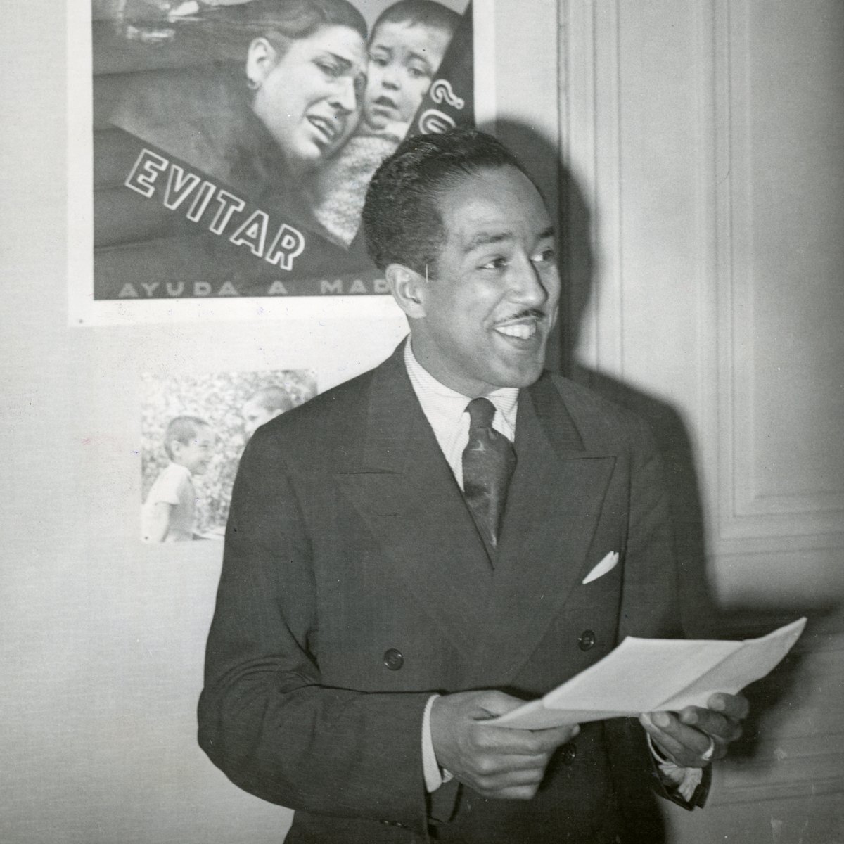 QueensMemory's tweet photo. Happy Birthday to the great Langston Hughes born on this day in 1902! Here he is in 1938 speaking and reciting poetry before the press and the UN "Comite De Coordination" in Paris, after returning from observing the war in Spain. photo from #QPLDigitalArchive #langstonhughes https://t.co/ARG2HccPLf