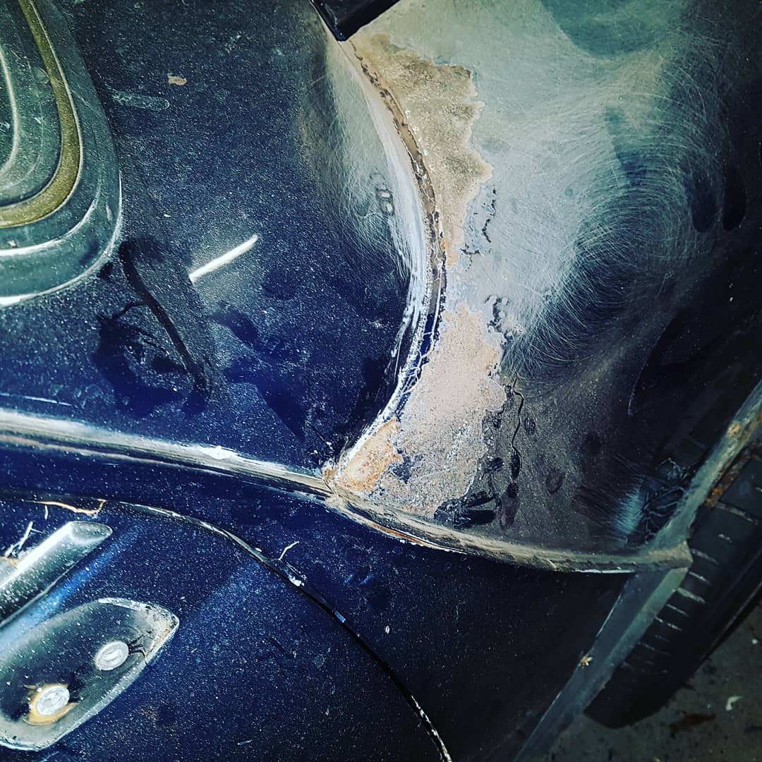 LT_Wilkinson's tweet photo. Got a bit more stripped off Roxy tonight. Dad even found a bit of solid metal in the front wing. Roll on the weekend when we can get the orbital sanders out.

With any luck, the patient might pull through.

#ClassicMini #Restoration https://t.co/KsjOkbPYvb