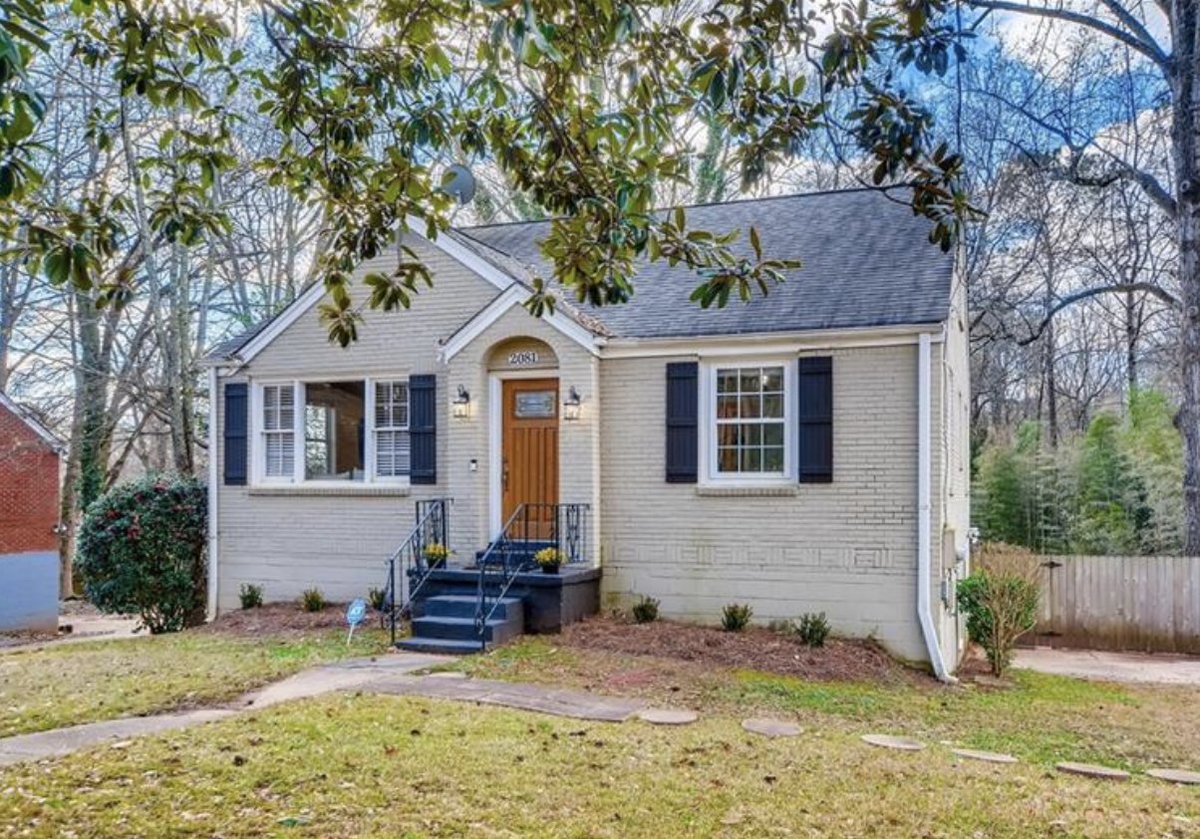 bhhsgeorgia's tweet photo. Filled with character from corner to corner this charming bungalow is the perfect home for the urbanites. #HomeSweetHome This listing is exclusively marketed by Marsha Bagley. Click the link below to see the details!

https://t.co/hVs8iVzydB https://t.co/DV6rS6Lowv