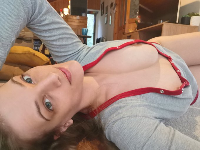I'm OBSESSED with this top @alancornock  😈😈 it's soo comfortable! And looks great unbuttoned 😍😍 😉 https://t<a class="tags" href="/tag/alancornock">@alancornock</a><a href="/tag/tittytuesday"class="tags"><span>#tittytuesday</span></a>