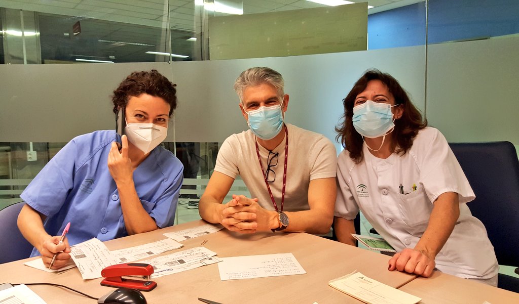 #SomosHUVR
' Ahora empieza mi guardia.
Durante esta noche
y todas las que estén por venir '

#Cuidamosdetusalud
Aprendiendo siempre de <a href="/niemed21/">Nieves Romero</a> y #NataliaBlanco

📌 #Admisión <a href="/HospitalUVRocio/">Hospital Universitario Virgen del Rocío</a>