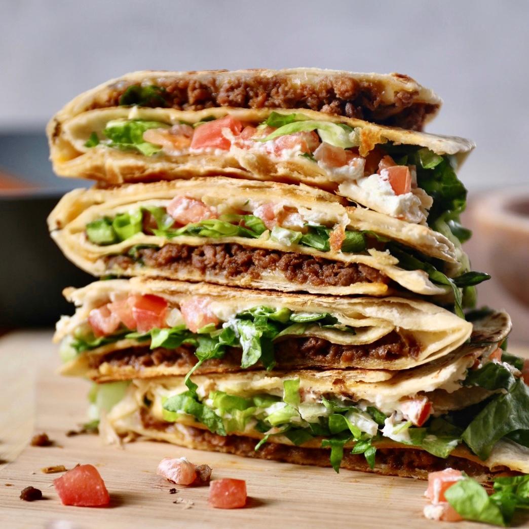 ImpossibleFoods's tweet photo. We know when to hold ‘em AND when to fold ‘em. @kasimjhardaway is here with the Impossible™ TikTok Tortilla Wrap for #MeatGoals Monday! Cheffing it up? Show off your dish pics using #MeatGoals. #CookImpossible https://t.co/b2IRqTUl6q https://t.co/tE74H3hdQF