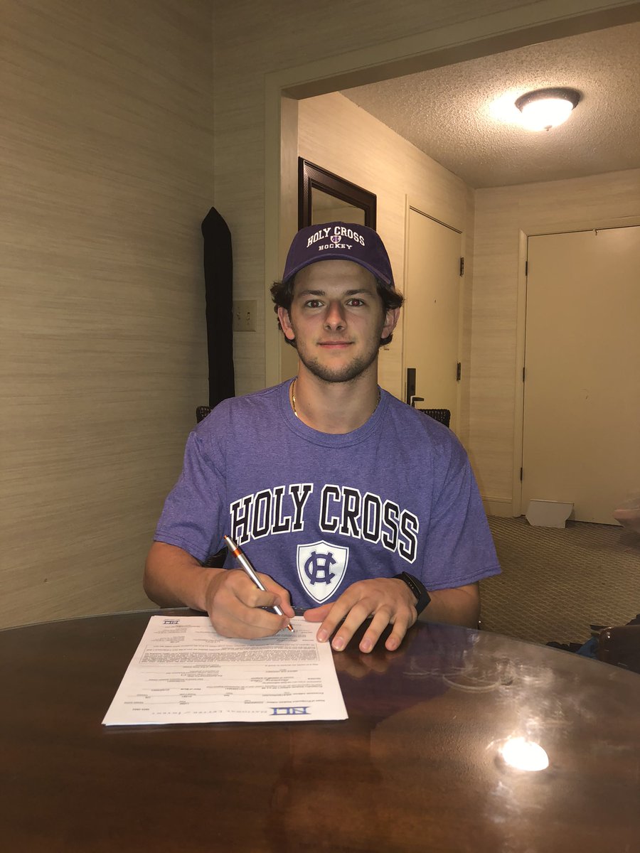 Couldn’t be more excited to sign my NLI and make things official at Holy Cross. Huge thank you to everyone who has helped me get to this point! #GoCrossGo
