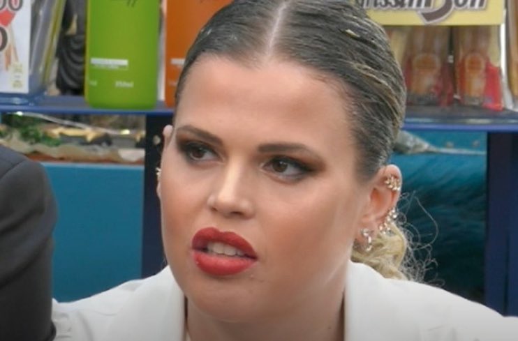 EtLaYg2W8AIIaQw?format=jpg&name=900x900