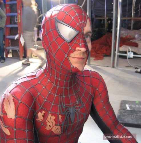 RT @Mar_Tesseract: Tobey Maguire behind the scenes of Sam Raimi’s Spider-Man trilogy https://t.co/puCrftmkJA