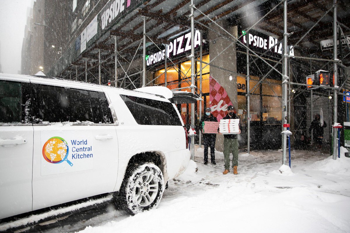 natemook's tweet image. With the NYC subway shutting down at 2pm, many hospital staff we’ve been serving aren’t able to leave and will be staying overnight. Our @WCKitchen team had local partner Upside Pizza prepare extra pizzas that we delivered to make sure they had dinner tonight! 🍕 #ChefsForAmerica