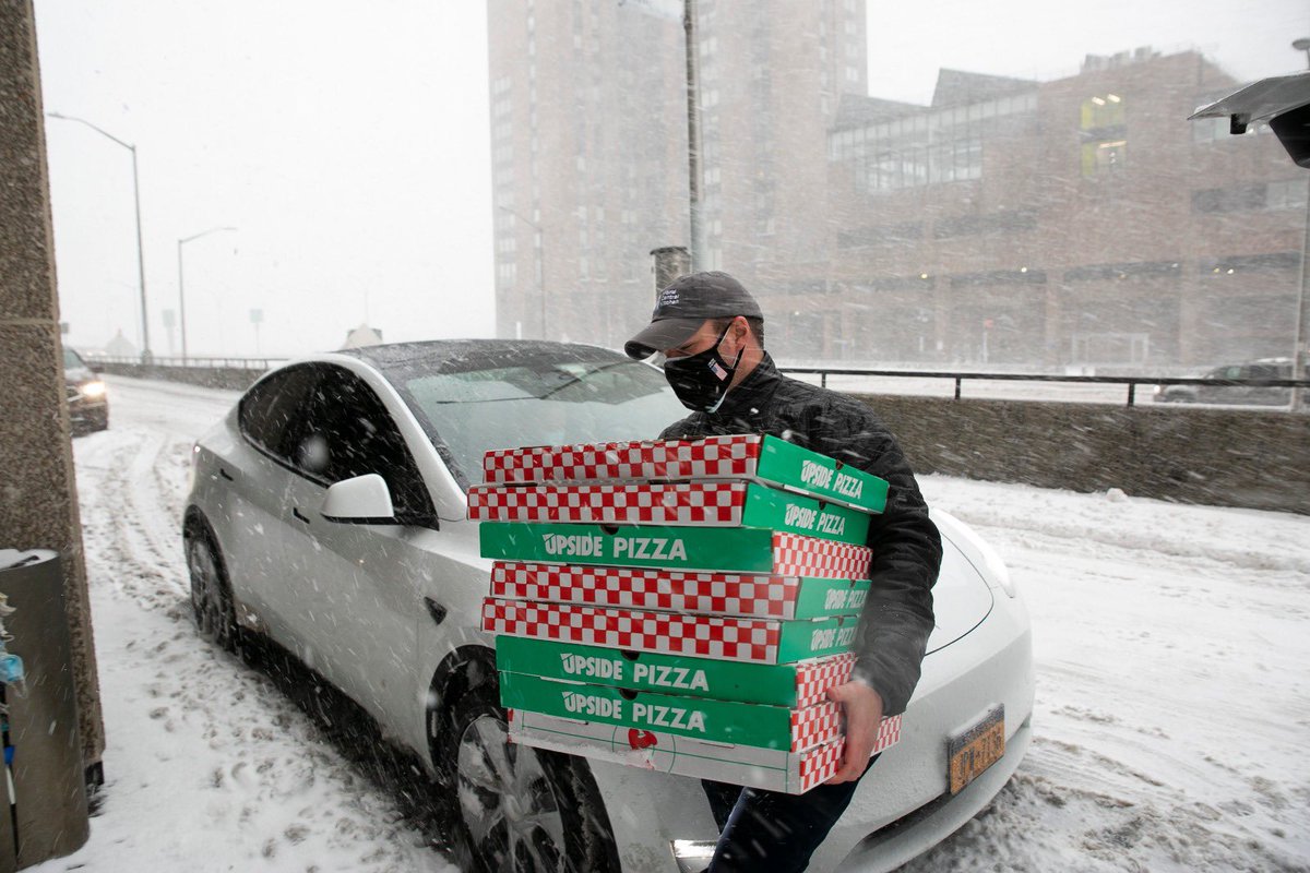 natemook's tweet image. With the NYC subway shutting down at 2pm, many hospital staff we’ve been serving aren’t able to leave and will be staying overnight. Our @WCKitchen team had local partner Upside Pizza prepare extra pizzas that we delivered to make sure they had dinner tonight! 🍕 #ChefsForAmerica