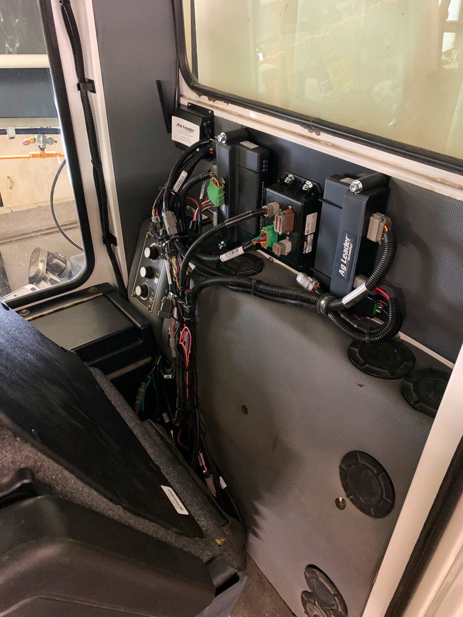 MoeChauvin's tweet image. Almost done SpraCoupe install of new  #AgLeader #InCommand with #SteerCommand  #LiquidRateControl &amp;amp; #SwathControl Lots of wires &amp;amp; harnesses to go in for a little cab...hard to make it all look good. Hope it all works... #OntAg