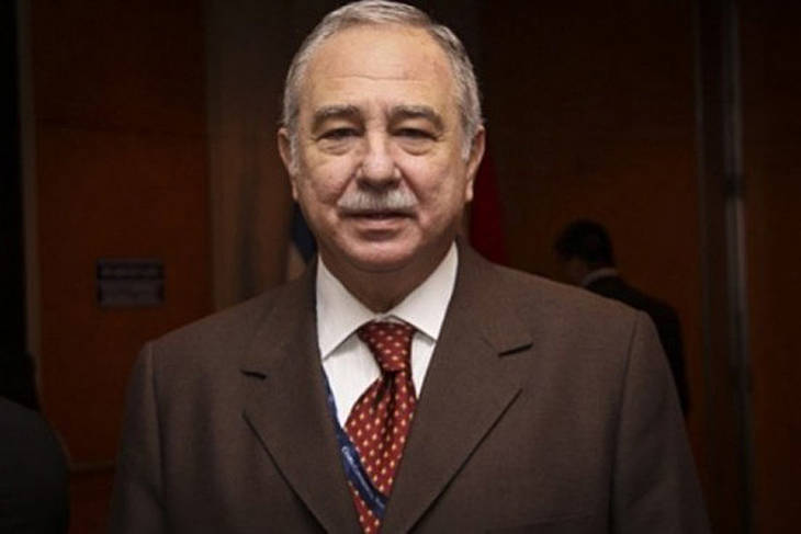 JotitaJota1's tweet photo. El camarista Riggi que defiende a Macri y poder que no se lo investigue a el ni a sus teléfonos. En las llamadas estaría el propio camarista hablando con Macri y su mesa judicial. Mostremos al juez corrupto Eduardo Riggi https://t.co/iMVKkkKwdG