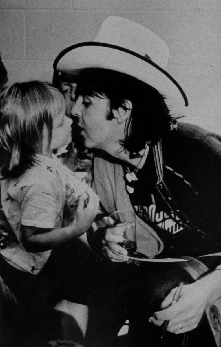 maccalovebot's tweet photo. dad paul dad paul 🥺🥺 https://t.co/BZXaGzKCkR