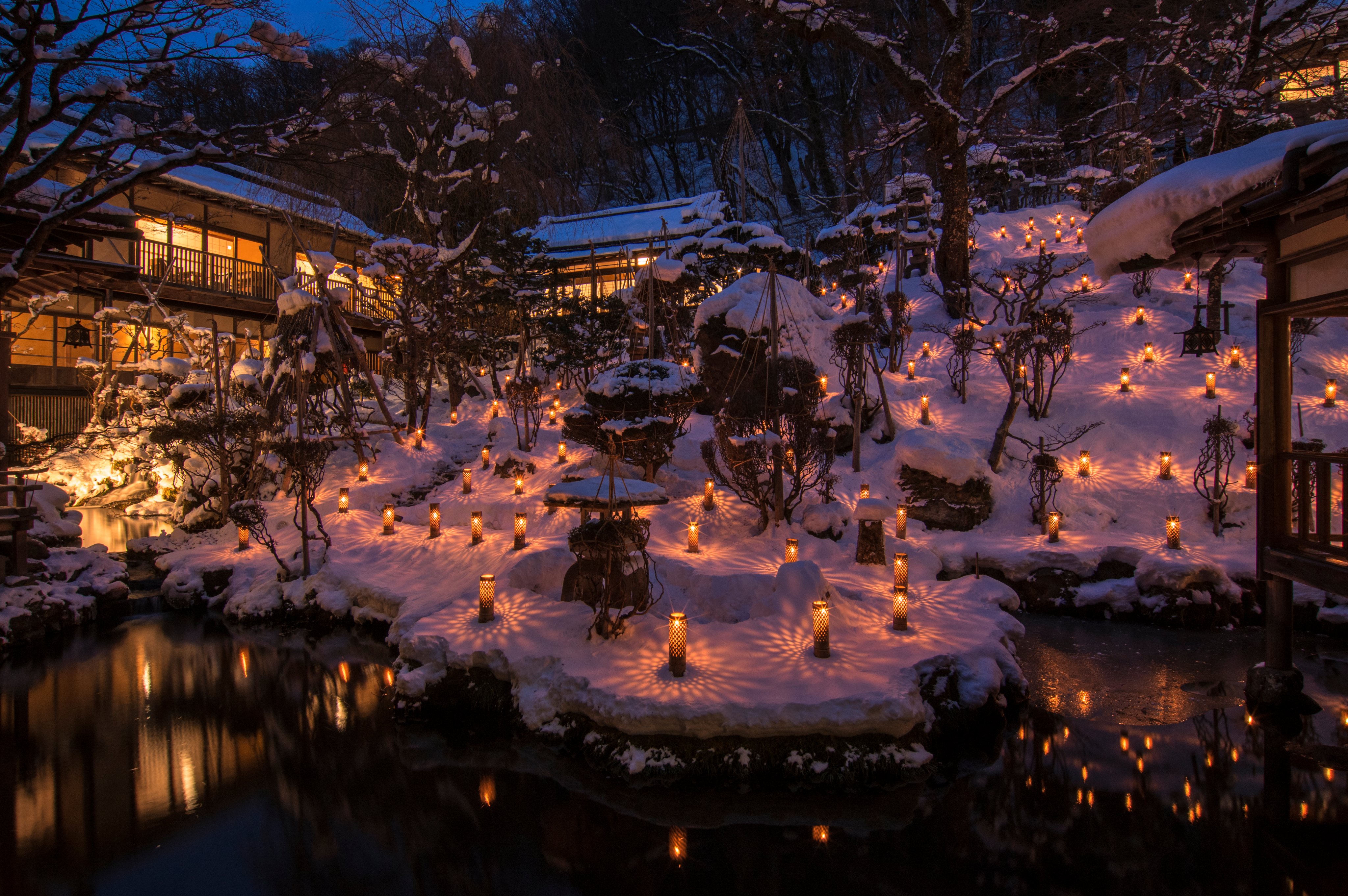 会津東山温泉 向瀧 平田裕一 会津東山温泉 向瀧 雪見ろうそく 2月の点灯時間は 17 00 18 30です 向瀧 旅館 温泉 Landscape 旅行 福島 会津 会津若松 Ryokan Aizu 温泉旅行 温泉宿 Mukaitaki 東山 温泉 庭園 木造旅館 登録有形文化財