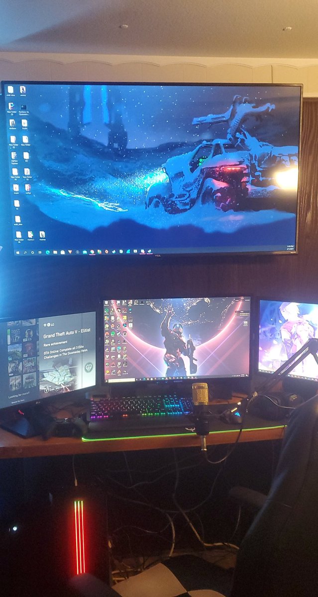 Ignitablecub2's tweet image. Hey guys I haven't been that active on my social media but I should be back up to streaming everyday!!. Also updated my setup so tell me what you guys think of it?