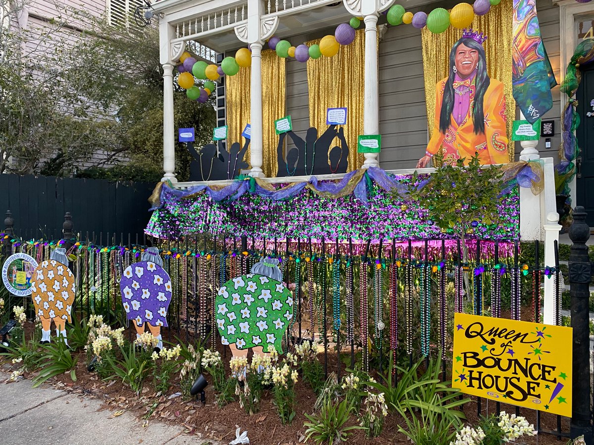 KennyLopez_TV's tweet photo. LIVE from the “Queen of a Bounce House” on Laurel &amp; Napoleon tonight!  @bigfreedia @WGNOtv #bigfreedia #kreweofhousefloats #housefloats #mardigras #carnival #queenofbounce @fusetv #youalreadyknow #tvnews #tvreporterlife https://t.co/92gx85vv2V