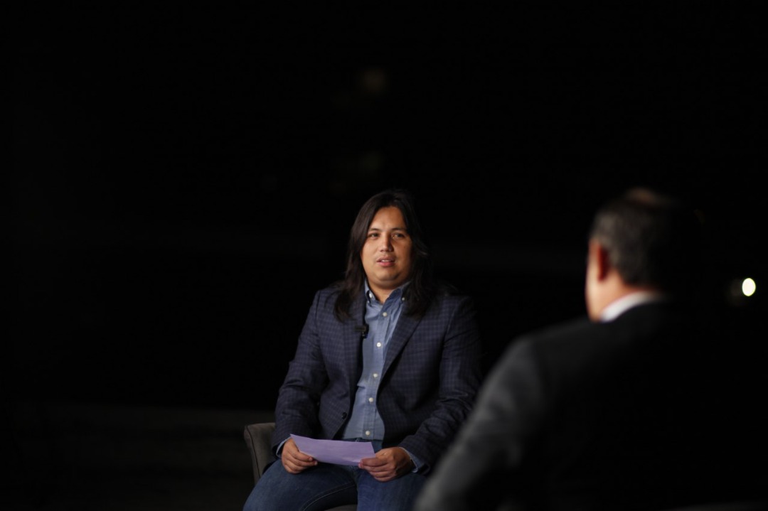 alejabolivarian's tweet photo. 👤 #EntrevistaPyT
Diputado @hugbelpsuv
"Este pueblo en su totalidad son héroes y heroínas que están trabajando todos los días pese a un bloqueo criminal e injusto"
#CuarentenaEsPrevenir
#FebreroRebelde https://t.co/Ap92YA0R4w