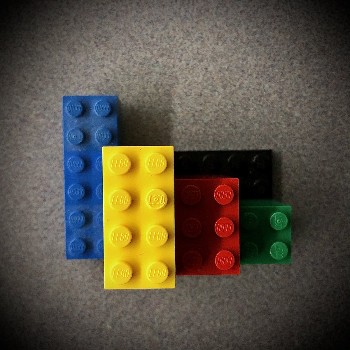 physicsfuntime's tweet photo. Representing polynomials using LEGO bricks. Each brick is a monomial that can be combined with like bricks. I love how each perspective can show a different mathematical relationship! Descending degree order especially! #mathchat #LEGOmath https://t.co/72l3zGUwxf