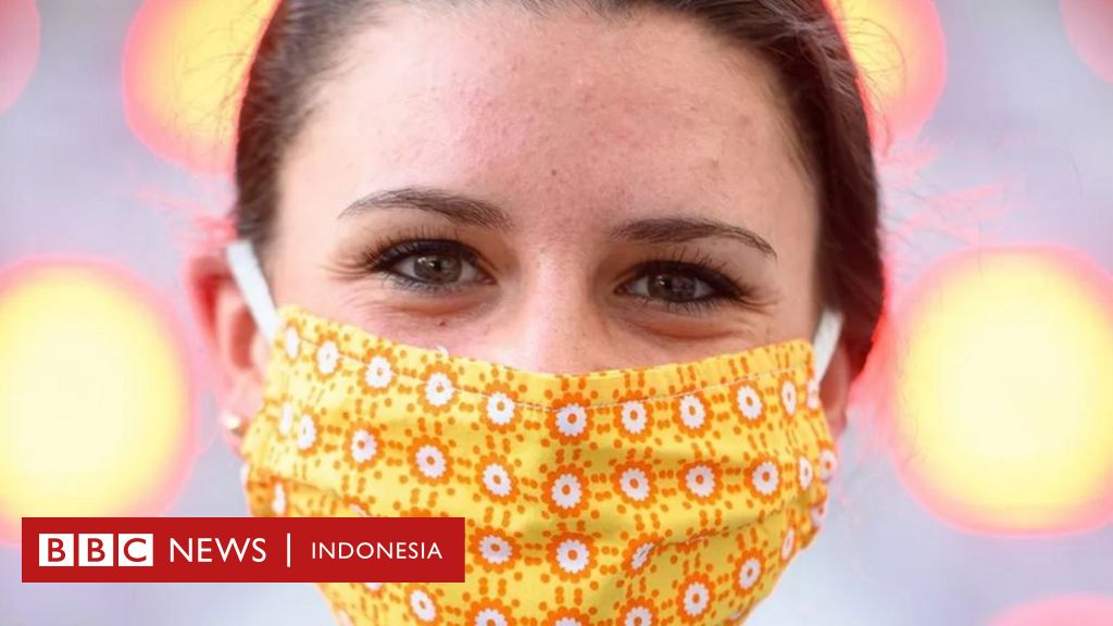 BBCIndonesia's tweet photo. Tak perlu tersenyum palsu, berdandan, atau bercukur: Alasan sejumlah orang lebih senang memakai masker. https://t.co/tE0YQtBjzo https://t.co/kJL4AGlAWJ