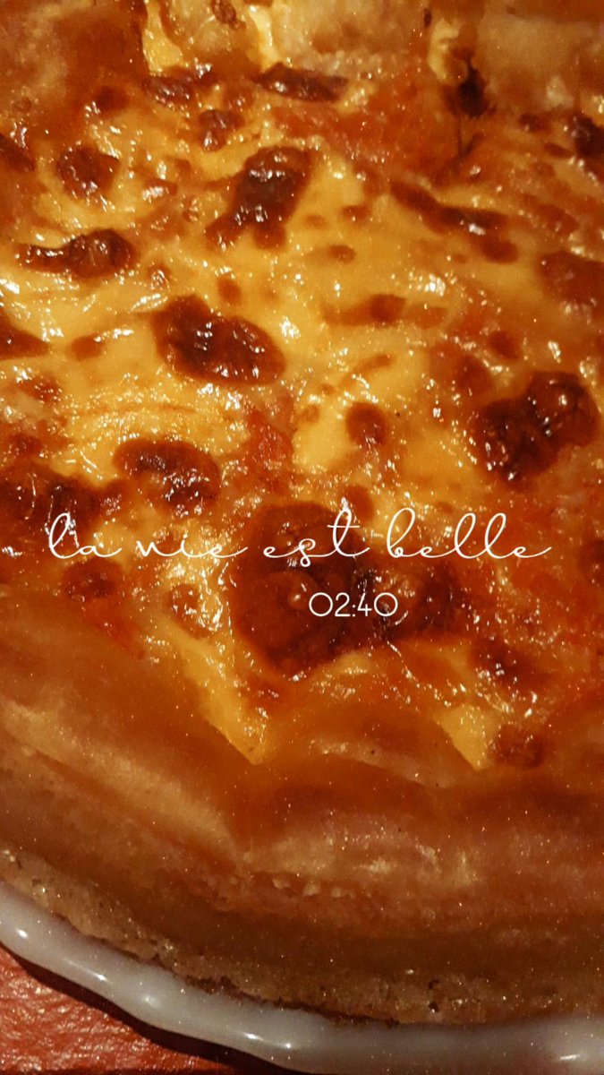 polyc99's tweet image. La pizza de las 2 y 40 😋