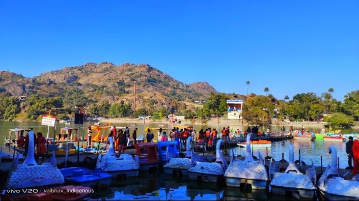 vaibhav_nisarta's tweet image. “Travel expands the mind and fills the gap.”
Nakki Lake MOUNT ABU Diaries
.
#travelhacker #travel
#travelphotography #travelgram #travelblogger
#traveltheworld #travelling #sirohi #mountains
#mountabu #mountabudiaries #mountabutrip
#Rajasthan