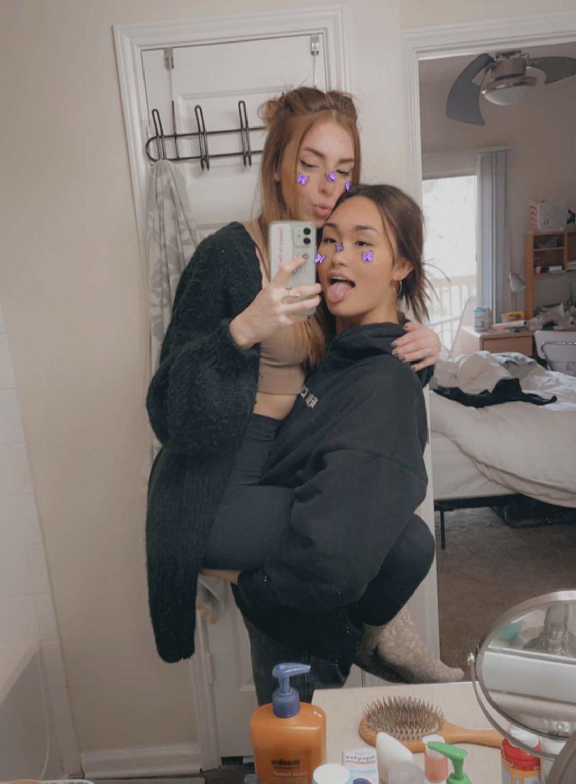 Some queers for your timeline 🦋💜 https://t.co/0dpwlZJ4u4