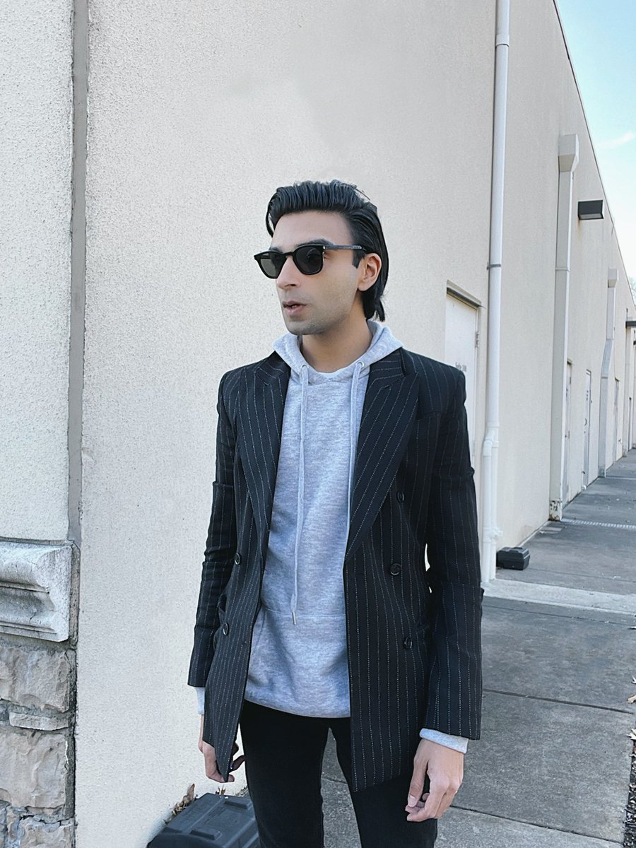 ZebranKabani's tweet photo. February is that you? https://t.co/ezCVAkkCFA