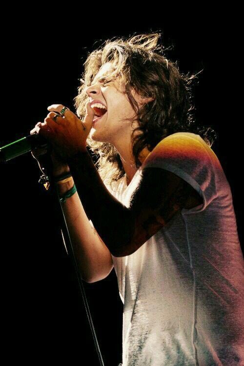 CynJPM's tweet photo. @Harry_Styles Can’t believe... this baby is 27 #harrystylesbirthday https://t.co/UQ1Ie35HgE