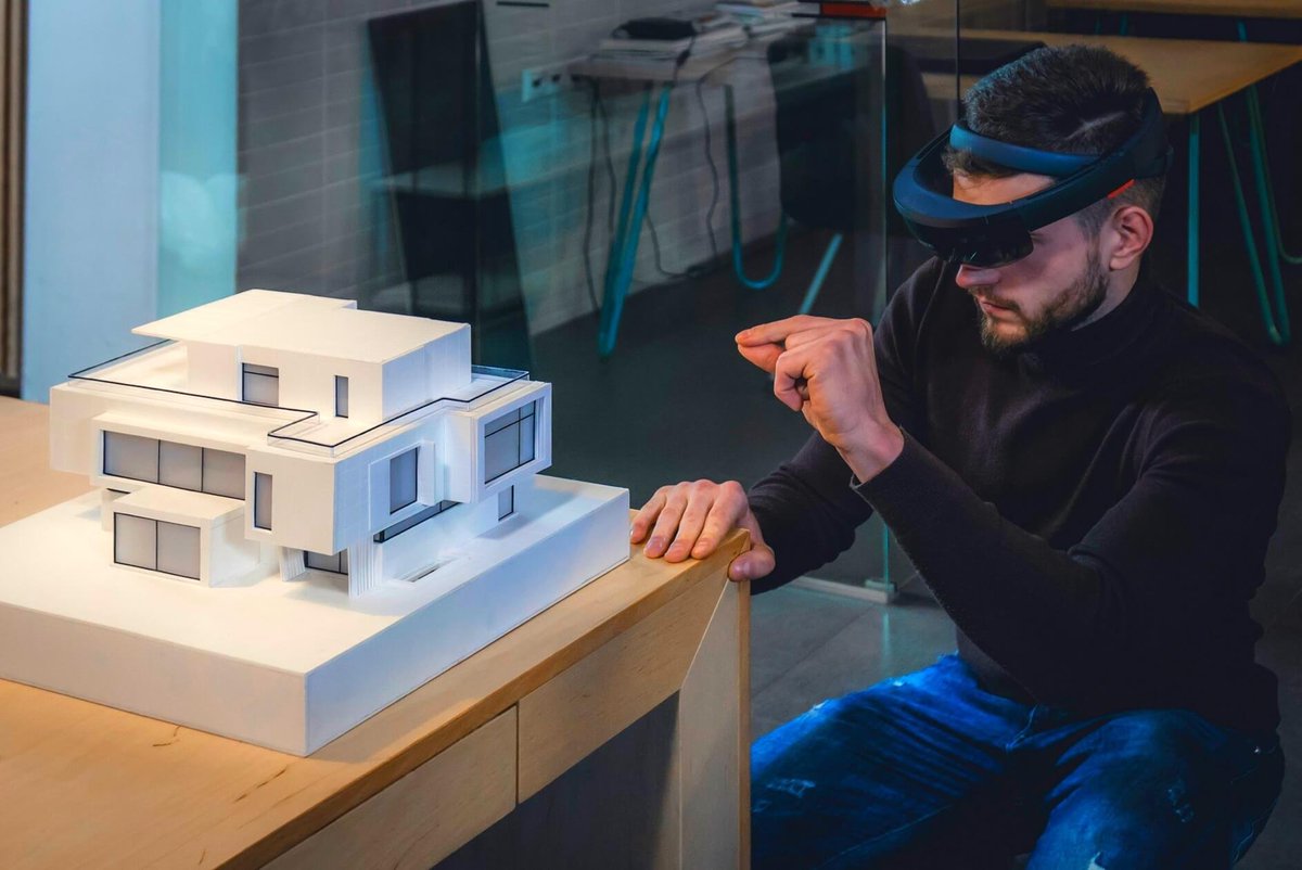 _dalymari's tweet photo. La Realidad Aumentada nos permite añadir capas de información visual sobre el mundo real que nos rodea, utilizando la tecnología, dispositivos como pueden ser nuestros propios teléfonos móviles. #CreandomiPLE #EAIIUCE #Educacionvirtual #PsicologiaEducativaUCE https://t.co/zdVSYs3XrV