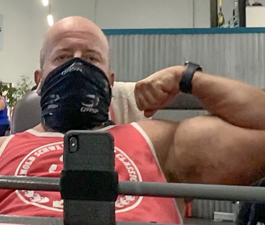 HugeMuscleGeek's tweet photo. Leg day #peakcheck....saaaaap? 😛😎💪🏼 #mixedmetaphor #orjustconfused https://t.co/DMC2RN6mGm