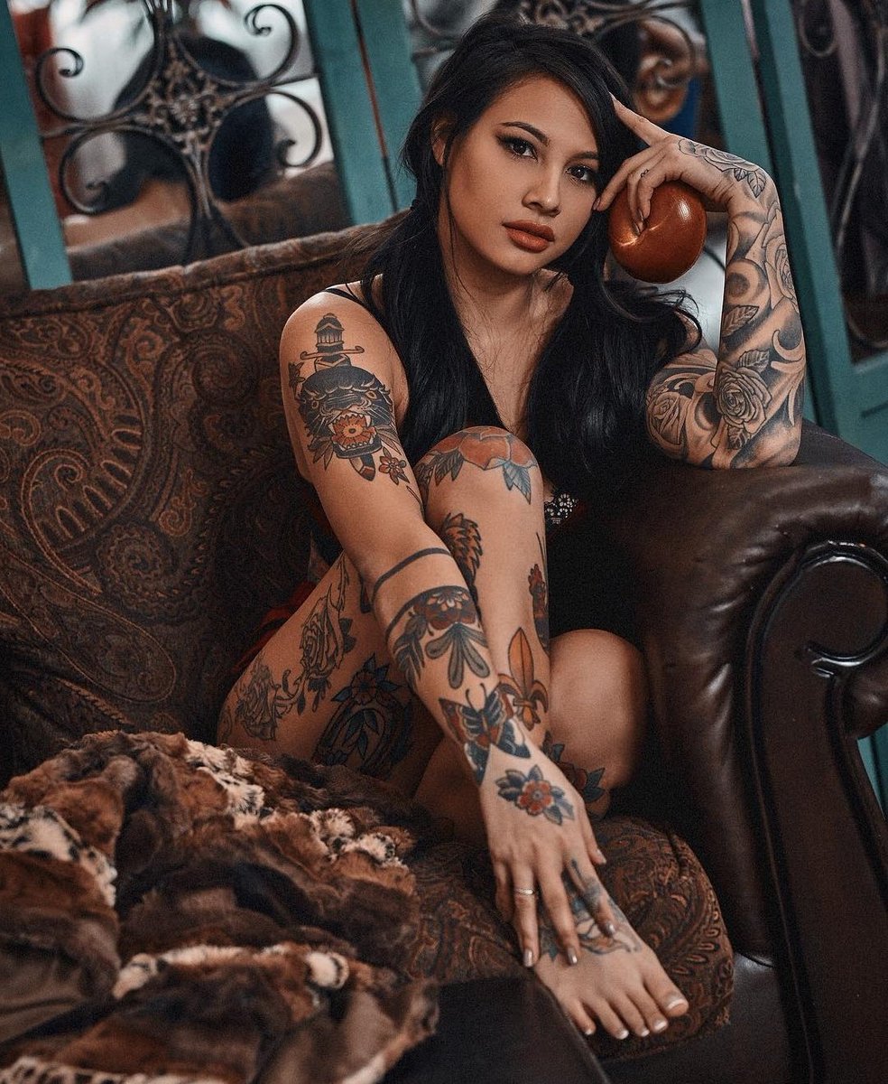 LittleSheWoIf's tweet image. Happy to spend the night in..