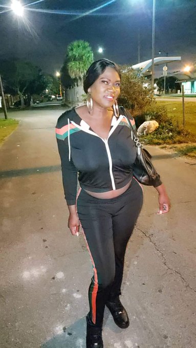 Tgirl night life... https://t.co/HpbvWKS8dn