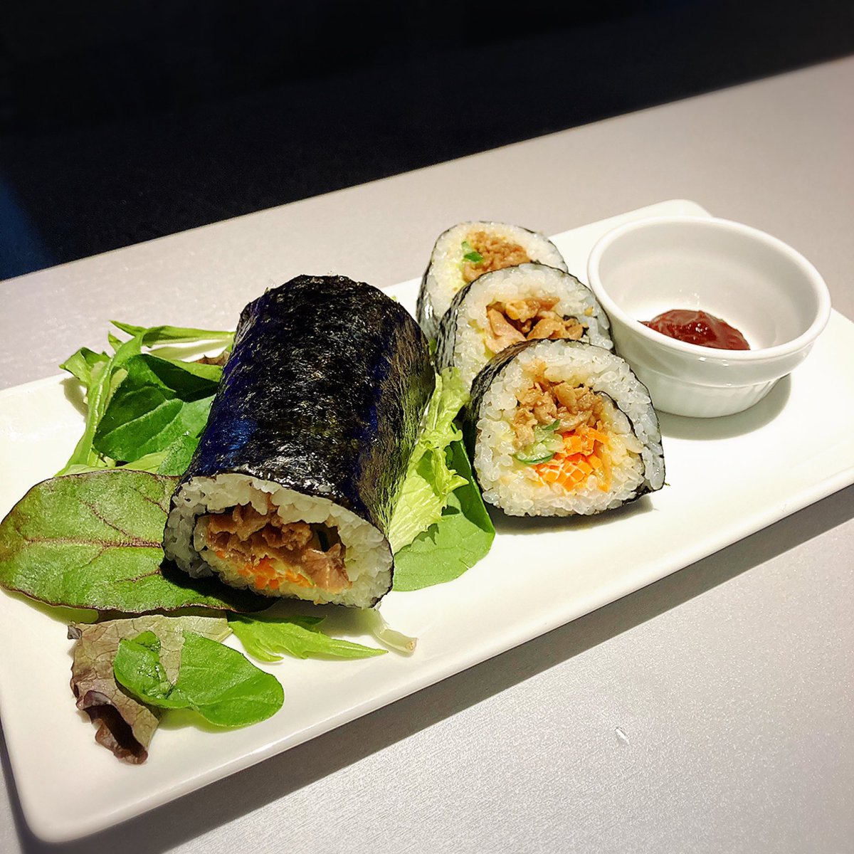 オープンしてまーす！

124年ぶりの2/2の節分なんで
恵方巻きっぽいキンパ作りました😀

是非ご賞味あれ！