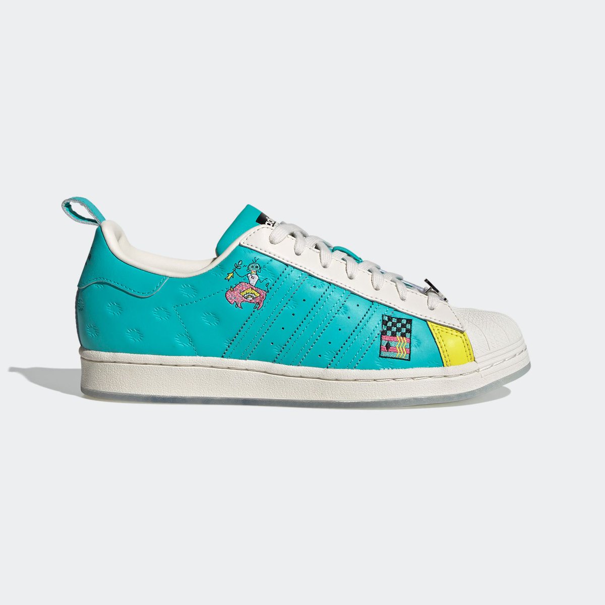 KCKC_Official's tweet photo. ・Superstar Arizona Iced Tea Sakura (GZ2877)
販売予定日：2021/02/04
販売価格：¥13,000 + tax

艶やかなレザーアッパーにアリゾナにインスパイアされた刺しゅうグラフィックを施し、有名なアリゾナティー缶にオマージュを捧げている。

https://t.co/BYDp1ZCc42

#KCKC #untied https://t.co/QG0MujfZPo