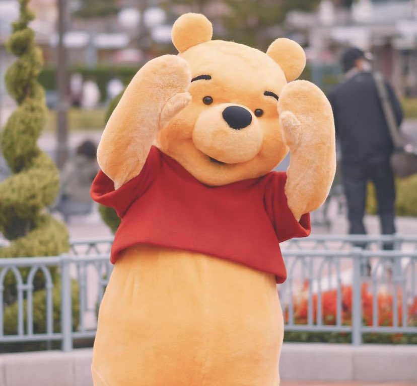 sa____ra____7's tweet photo. プーさんに会いたい🥺🥺
ディズニー で会う
プーさんがやっぱりいい🥰

ぬいぐるみもあるけど
夢の国の感じが
ホントたまらない(//∇//) https://t.co/rFd4ylB36l