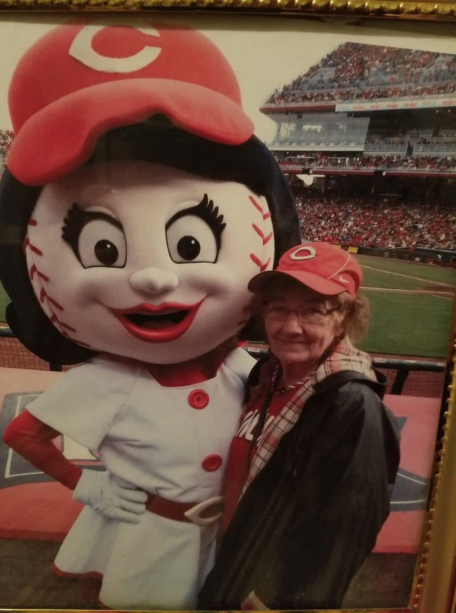 CaseyHeareth's tweet photo. My Grandmother gained her angel wings today at 3:55. We will miss and cherish her always! Grandma loved 2 things in life, her family and her Cincinnati Reds! The Reds lost one of their biggest fans today! I love you Grandma...rest in peace! @Reds https://t.co/zKwS9ApD0L