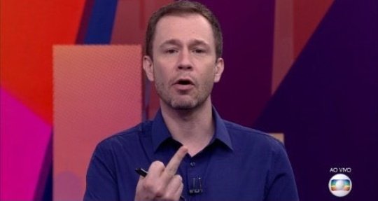 bolsofato's tweet image. Tiago ignorando a karol kkkkkkkkk