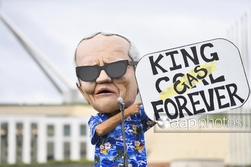 RT @aap_photos: Pix: Climate Change Rally Canberra https://t.co/0VvTqpMVYU https://t.co/n0cvLCEAgL