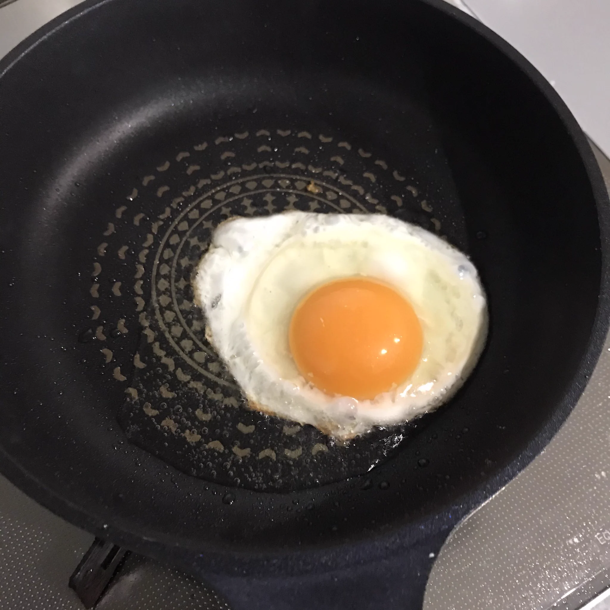 簡単に作れるから朝食にもぴったり！シンプルなのに美味しい目玉焼き丼の作り方！