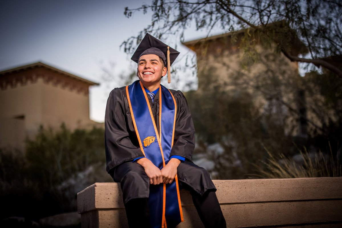 xosergiio's tweet photo. Still can’t believe I graduated at 19 years young 🙏🏽🎓🎉 #utepalum #classof2020 #picksup https://t.co/AmY0ytuZKC