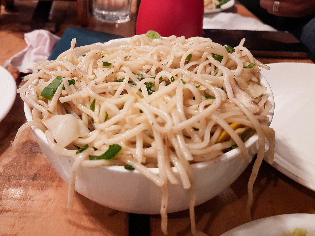 Hakka noodles because, why not !🍜 
.⠀
#foodfosters #hakkanoodles #chowmein #noodles #noodlesoup #NoodleSalad #noodleslover #noodlessoup #noodlesgaintrain #noodlesandcompany #noodlestagram #noodleshop #noodlesmask #noodlesouplover #noodlesislife #noodlesgroovechronicles #noodle