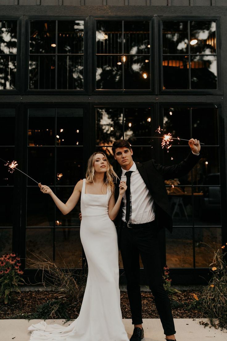 movingactali's tweet image. I got married to my best friend today ily noel 

@PrettyLilSalv
@TiffLair 
@MikeyLair 
@SoftLiarStella 
@JoshMontgomer @BlackSheepBro @Shawniemarin and @peytatochippay 

Thanks for coming🥰